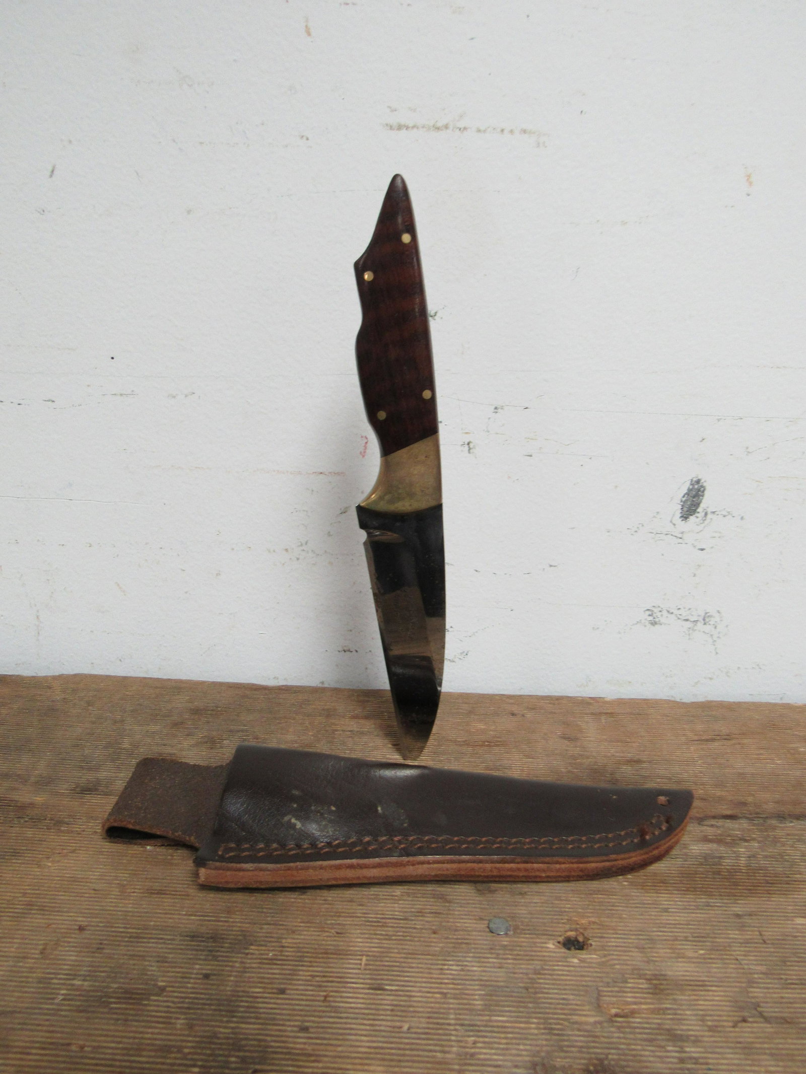 Vintage Pressnell San Jose California Straight Edge: Vintage Pressnell San Jose California Straight Edge Blade Knife with leather sheath. Reverse side of blade engraved "Fran 92". Overall measures 9", Blade 4.25"