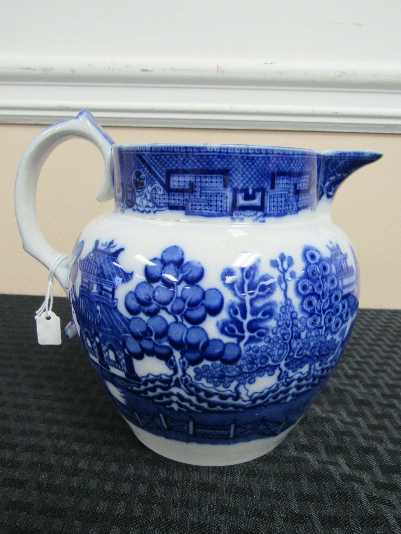 Doulton Burslem "Blue Willow" Pitcher #831: Doulton Burslem "Blue Willow" Pitcher #831. Excellent condition. 6.5"
