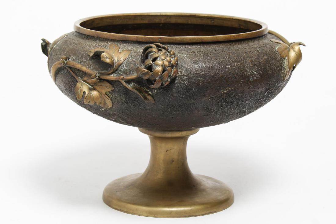Aesthetic Movement Japonisme Bronze Footed Bowl (1 of 4)