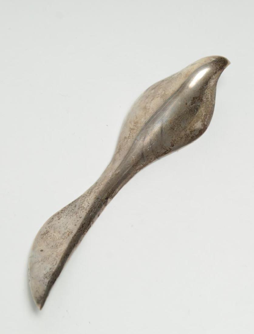 Georg Jensen Allan Scharff Silver Bird Sculpture: Georg Jensen Danish Modernist sterling silver sculptural letter opener, "Wagtail" bird-form, marked "Allan Scharff/ Denmark Georg Jensen 925S/ 485." 7.75" L. Approx. 1.6 ozt. Minor wear to end of tail