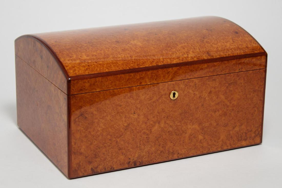 Vintage Cigar Humidor, Burlwood (1 of 7)
