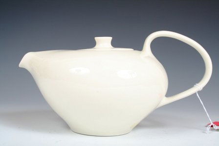 White Russel Wright Iroquois Teapot: No chips, cracks, or repairs. Signed: Iroquois/Casual China/by Russel Wright/USA/T-24 1/2" x 10"
