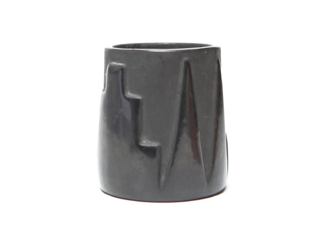 Juanita Wo-Peen American Indian Pottery Vase (1 of 5)