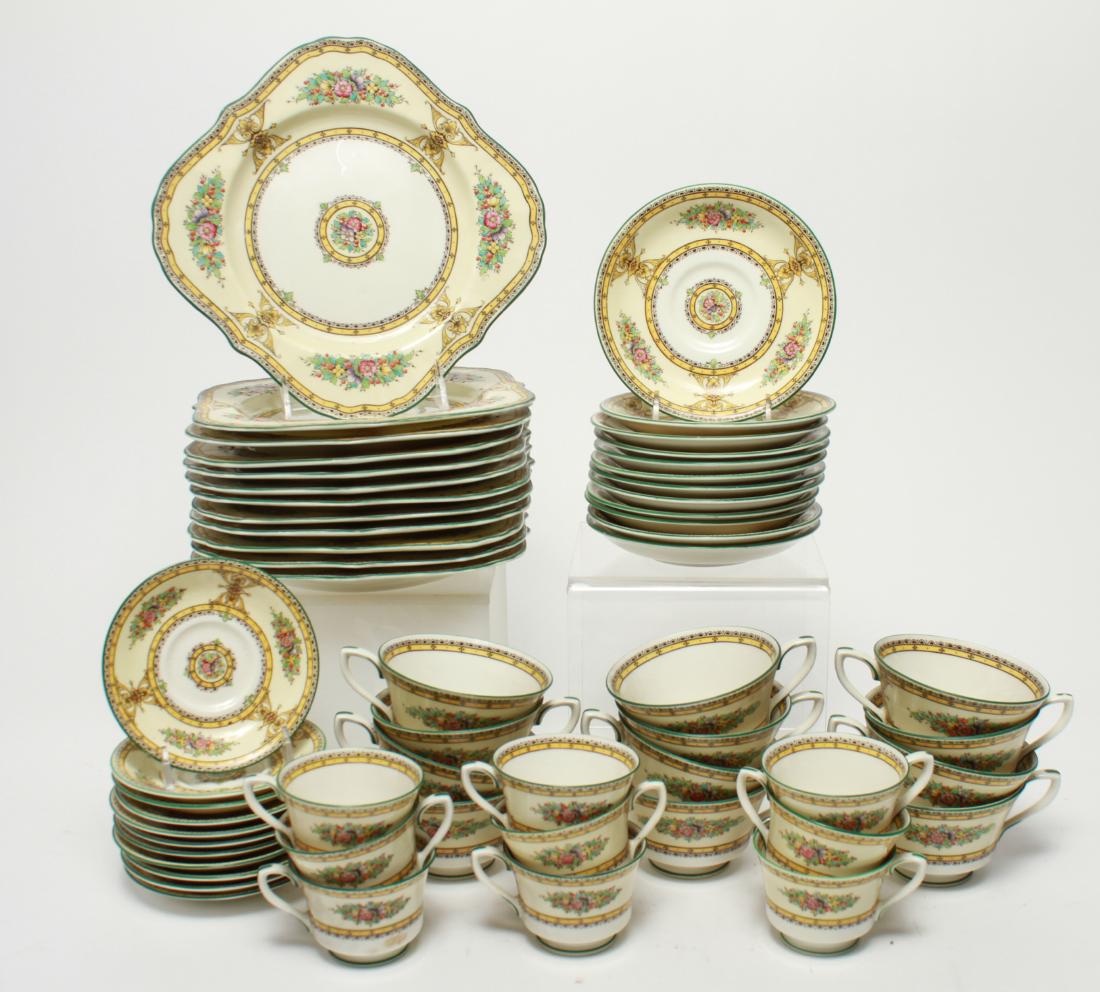 Royal Worcester "Marjorie" Porcelain Service, 55 (1 of 16)