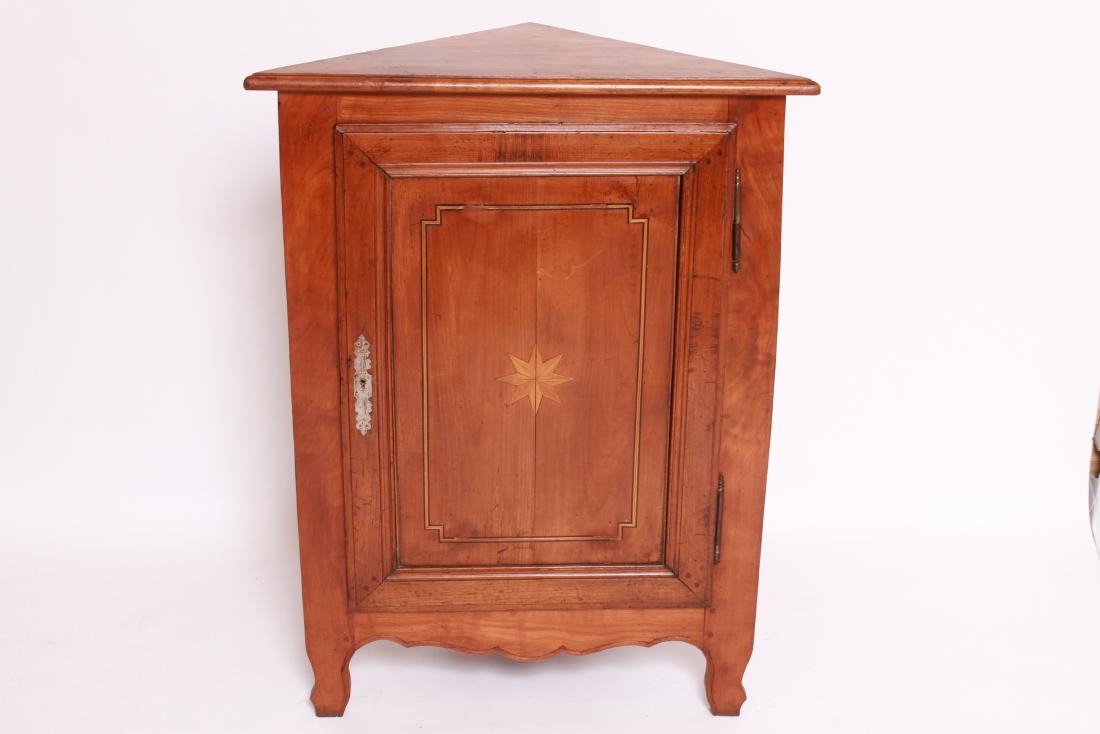 American Federal Manner Parquetry Corner Cabinet (1 of 9)