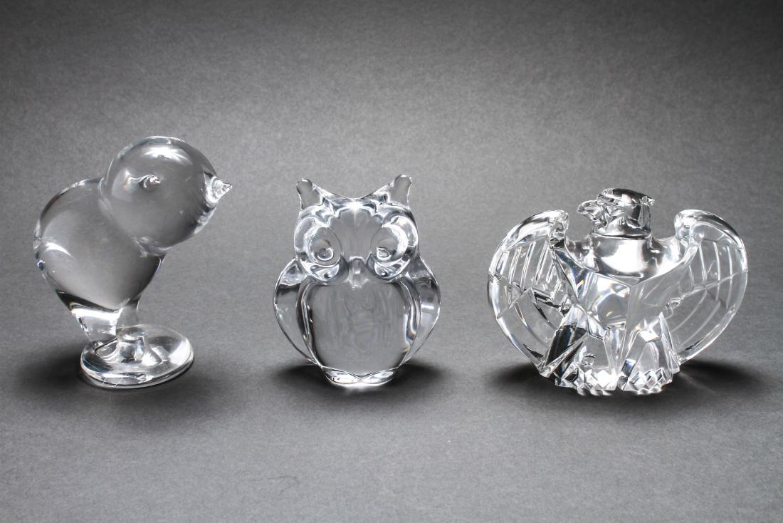 Colorless Glass Bird Figures incl Daum & Steuben 3: Colorless glass / crystal bird figures, group of three, comprising a Daum owl, and a Steuben eagle and chick, all signed underside. Largest: 4" H.