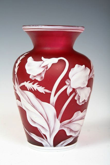 Thomas Webb Cameo Vase: Thomas Webb Cameo Vase. This charming vase measures 4.5" in height.