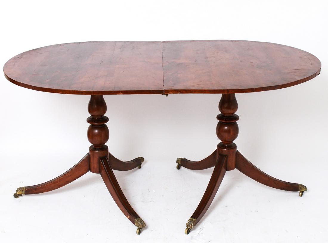 Georgian Manner Dining Table w Flame Mahogany (1 of 8)