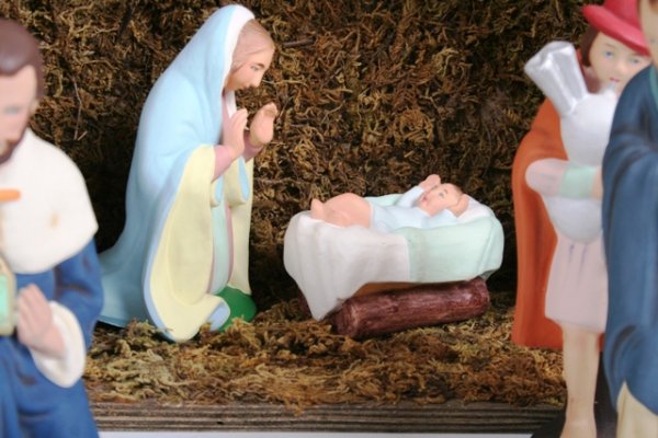 Japanese Porcelain Nativity Scene, 1950's - 4