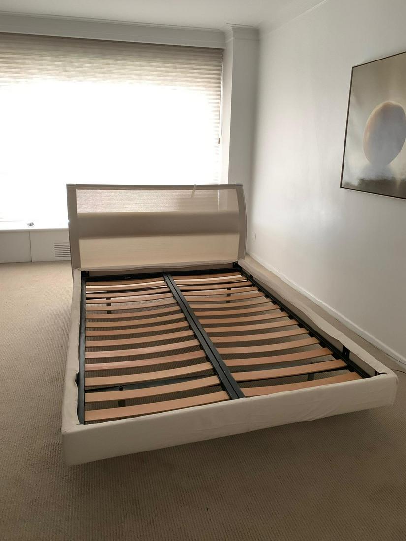 B&B Italia Modern Queen Size Bed w Mesh Headboard (1 of 5)