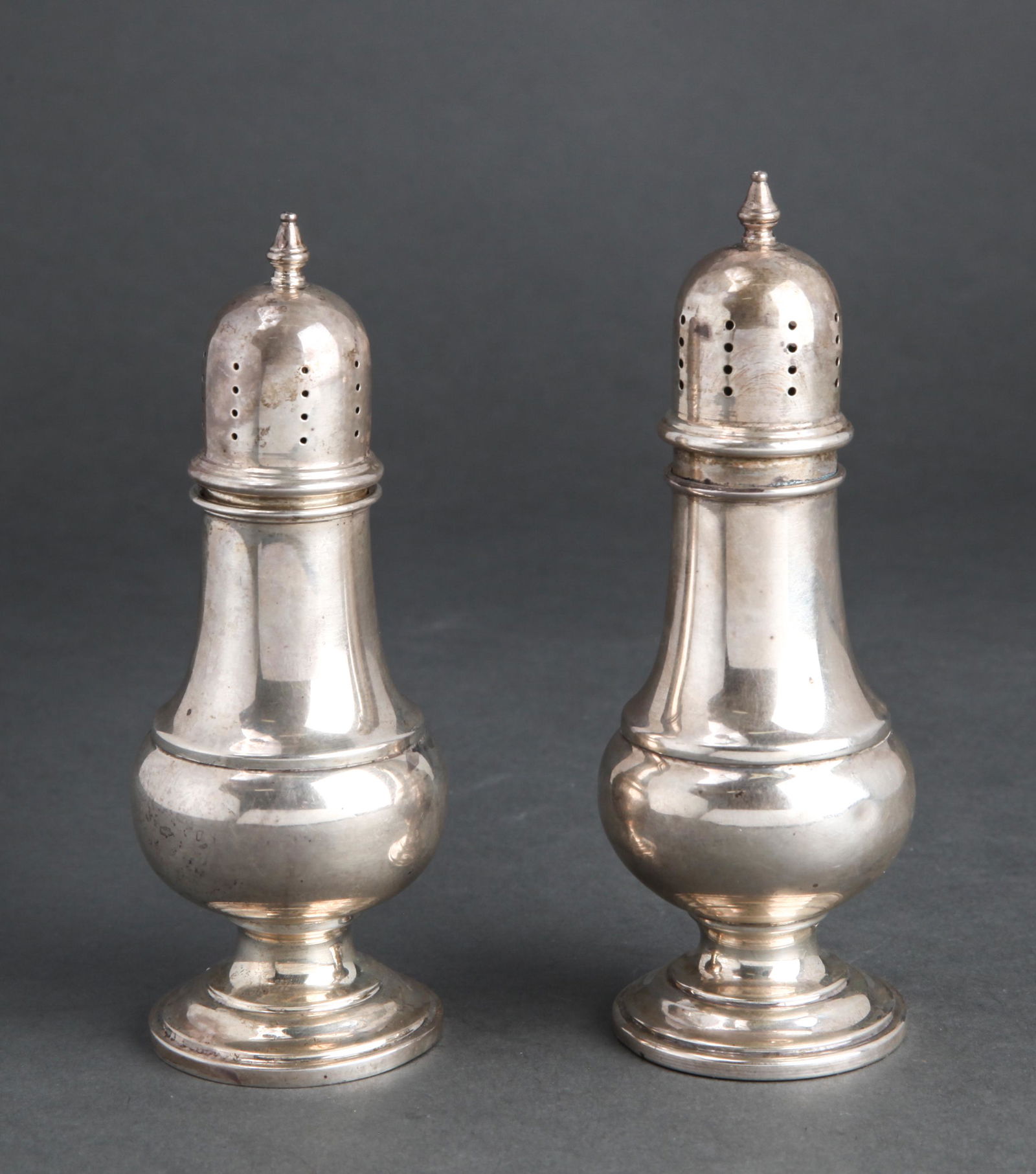 Roger's Silver Co. Sterling Salt & Pepper Shakers (1 of 2)