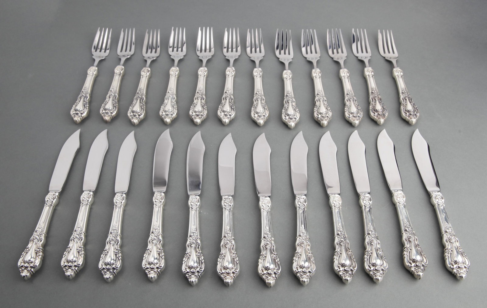 Lunt Silver "Eloquence" 12 Fish Forks & Knives, 24 (1 of 7)