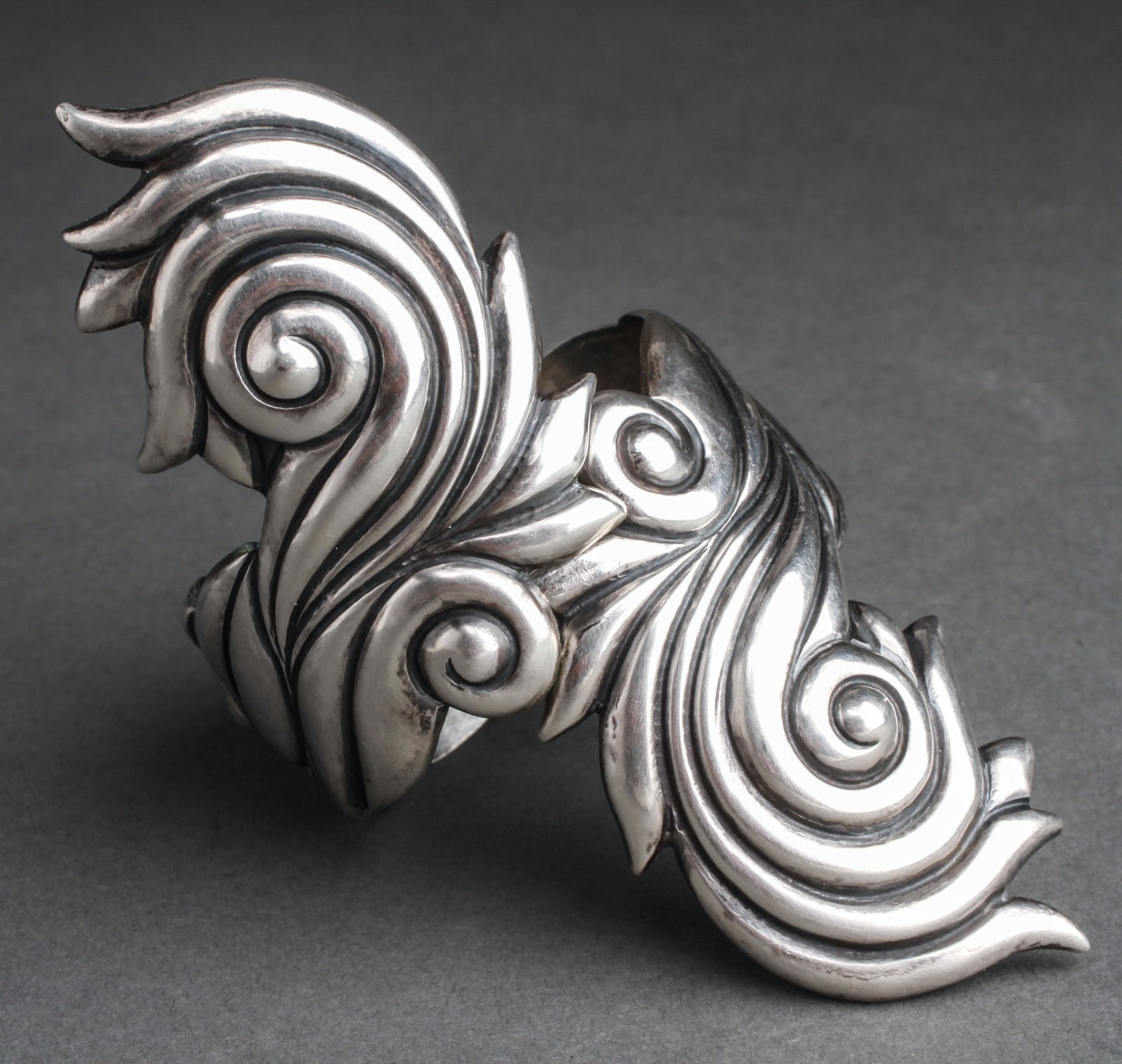 Taxco Mexican Silver Hinged Bangle Bracelet (1 of 4)