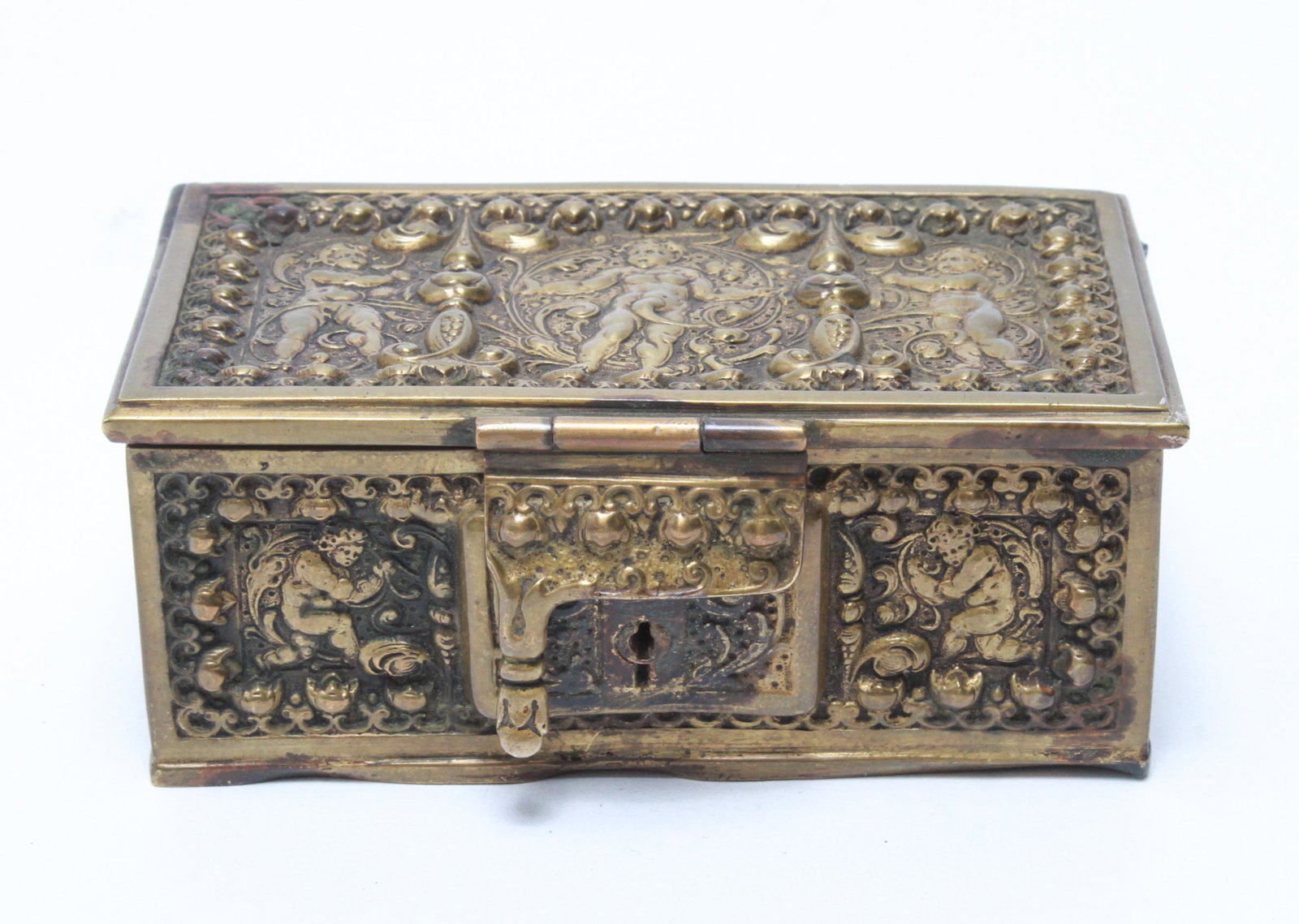 Antique Brass Trinket Box w Repousse Cherubs (1 of 6)