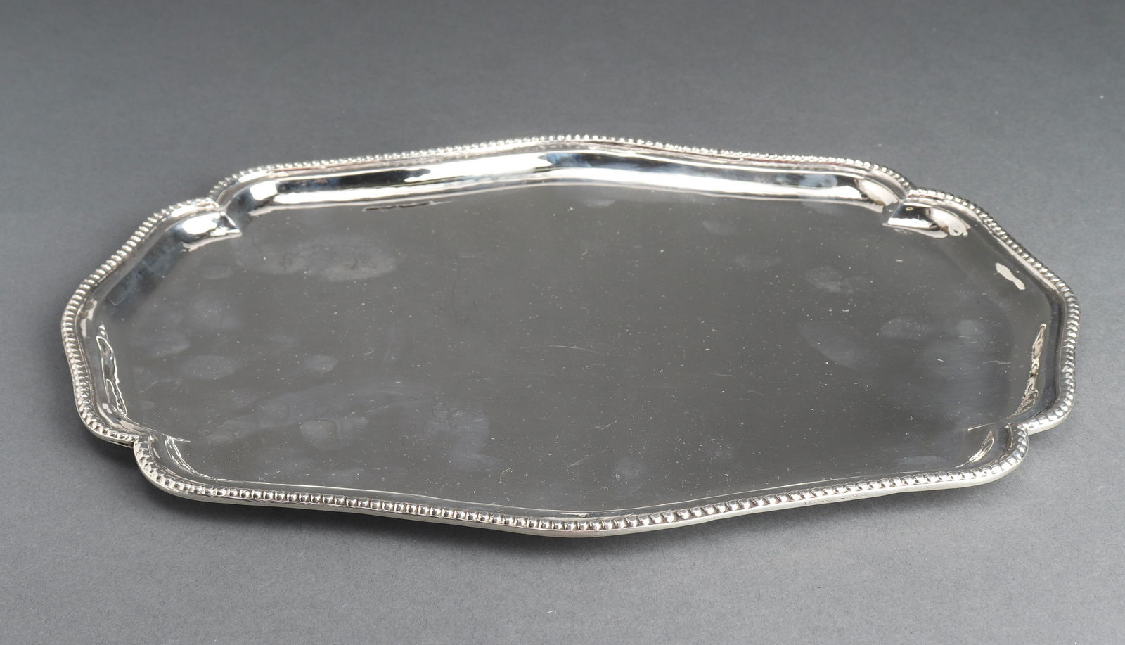 OC 900 Silver Serving Tray w Scalloped Beaded Rim (1 of 3)