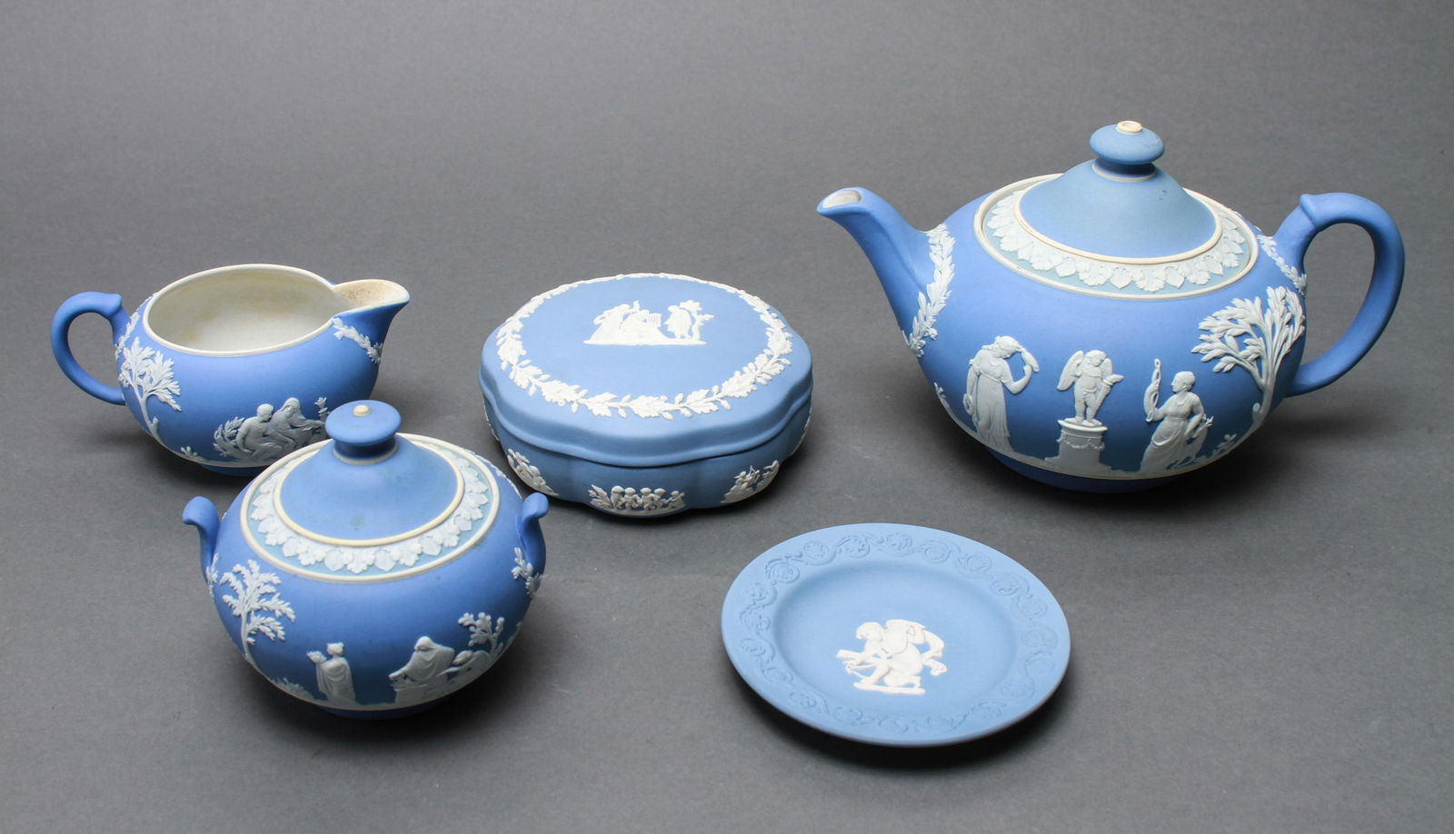 Wedgewood Jasperware Tea Service, Box & Plate, 5 (1 of 4)