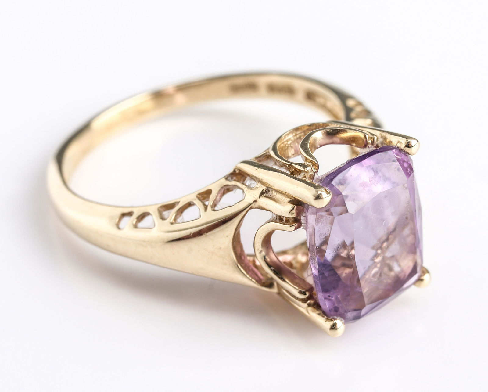 14K Yellow Gold & Amethyst Ring (1 of 5)