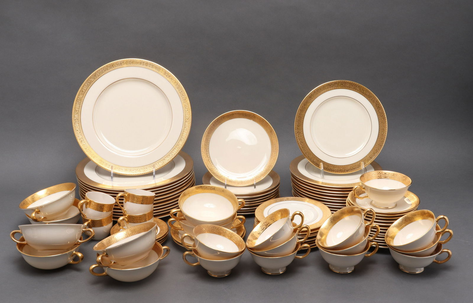 Lenox Presidential Collection Dinner Svc, 84 pcs. (1 of 10)