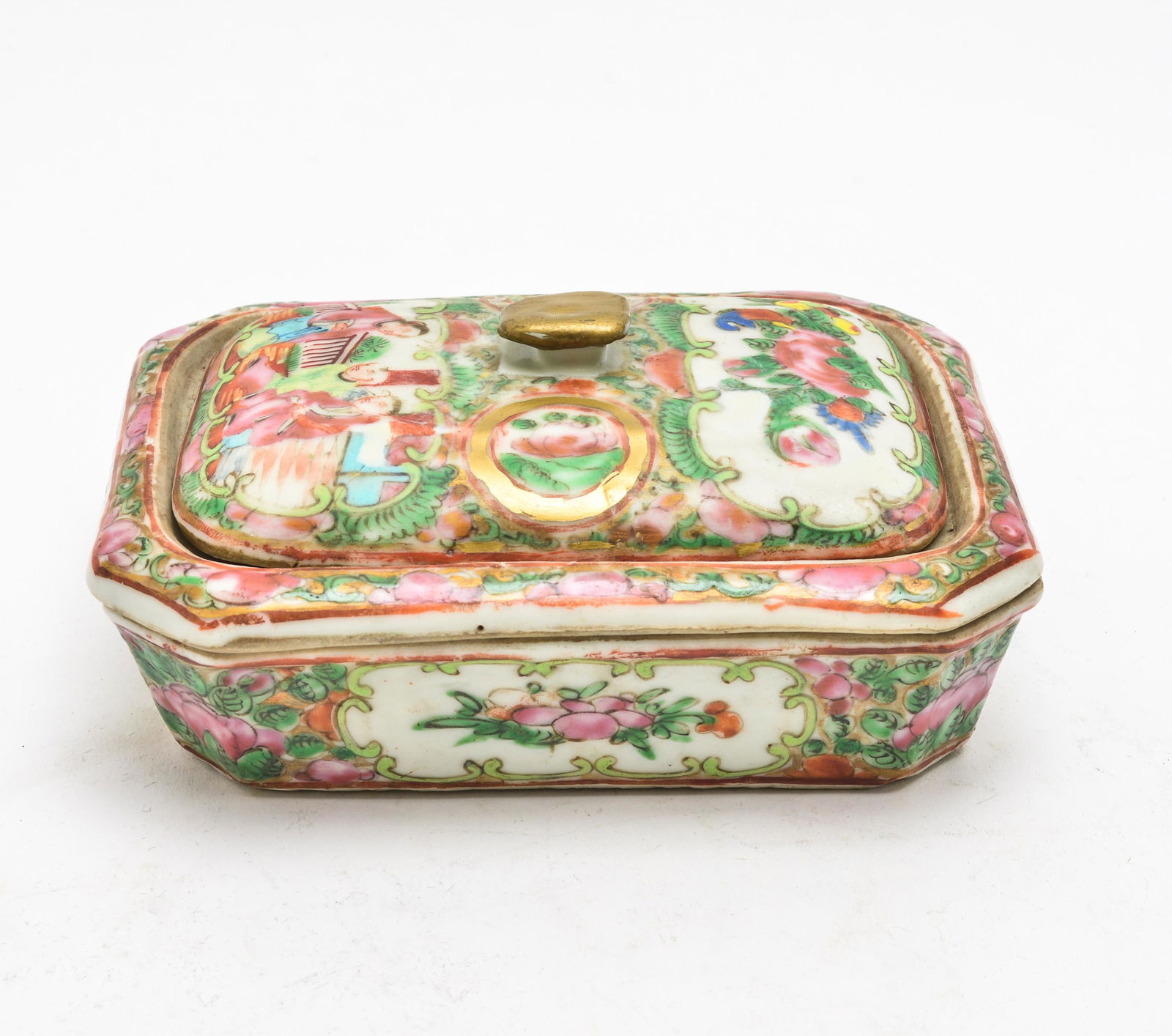 Chinese Export Rose Medallion Covered Soap Dish (1 of 6)