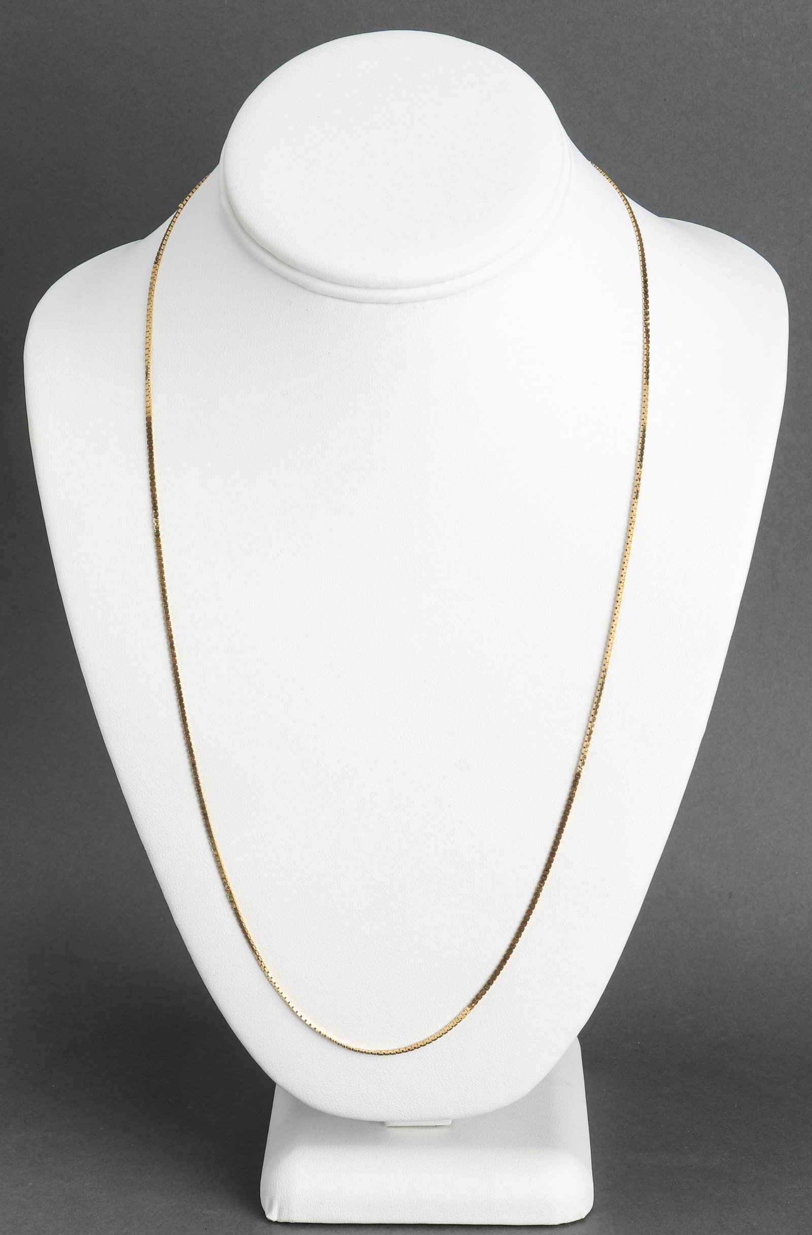 Vintage 14K Yellow Gold Flat Box Chain Necklace: Vintage 14K yellow gold flat box chain necklace with spring clasp, marked: "14K / ITALY / 585." 24.0" L x 0.062" W. Approx: 3.5 dwt inclusive.