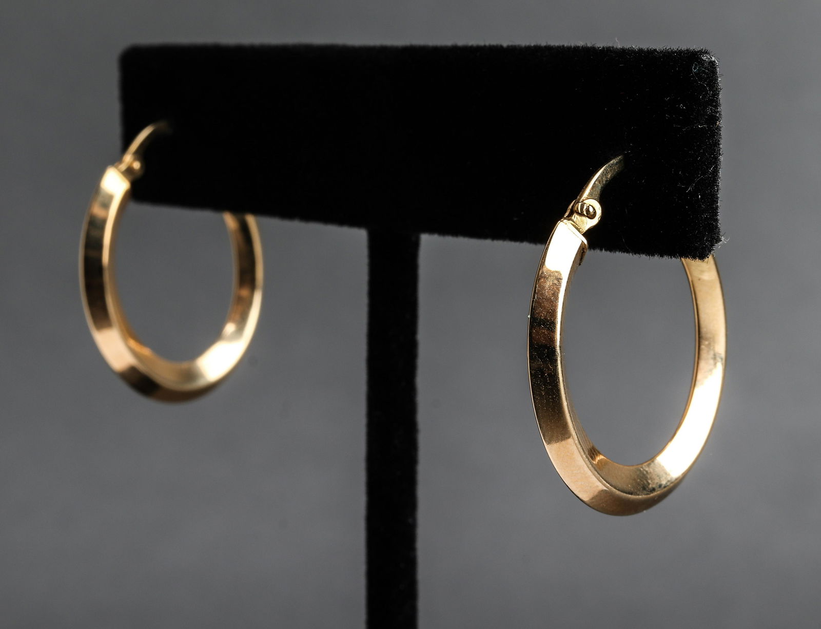 Hoop Earrings 18k Yellow Gold Graduated Oval Mesh Huge Size