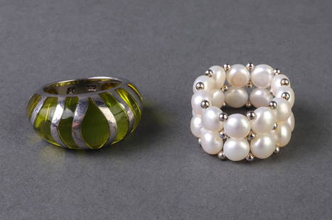 Angeligue de Paris Sterling Ring & Pearl Ring, 2: Group of two rings, comprising a modern Angelique de Paris sterling silver ring with green resin striped inlay, stamped "AP / 925," and Lee Sands pearl and silver stretch ring. Angelique de Paris ring