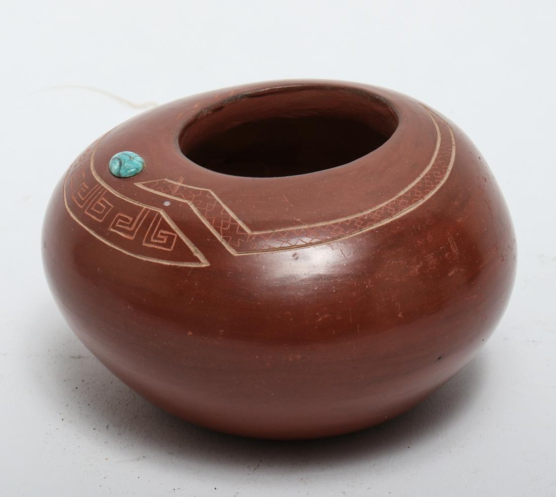 Native American Santa Clara Pueblo Vase (1 of 3)
