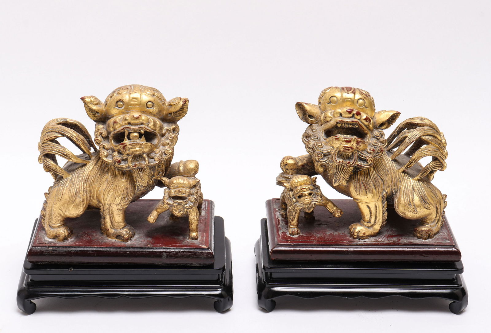 Gilt Carved Food Dogs, Pair (1 of 4)