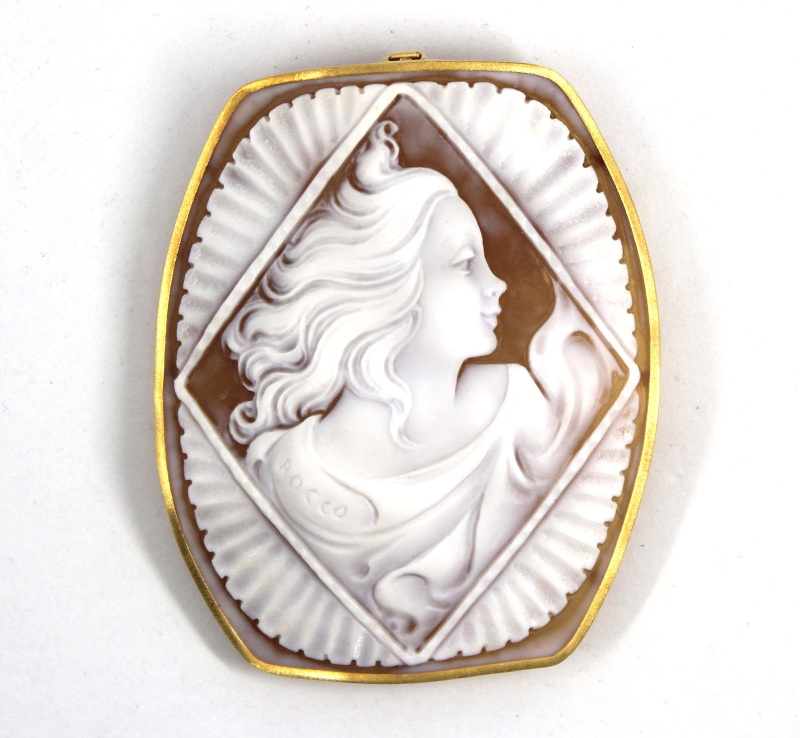 Cameo With 18K Gold Pendant / Brooch Frame (1 of 5)