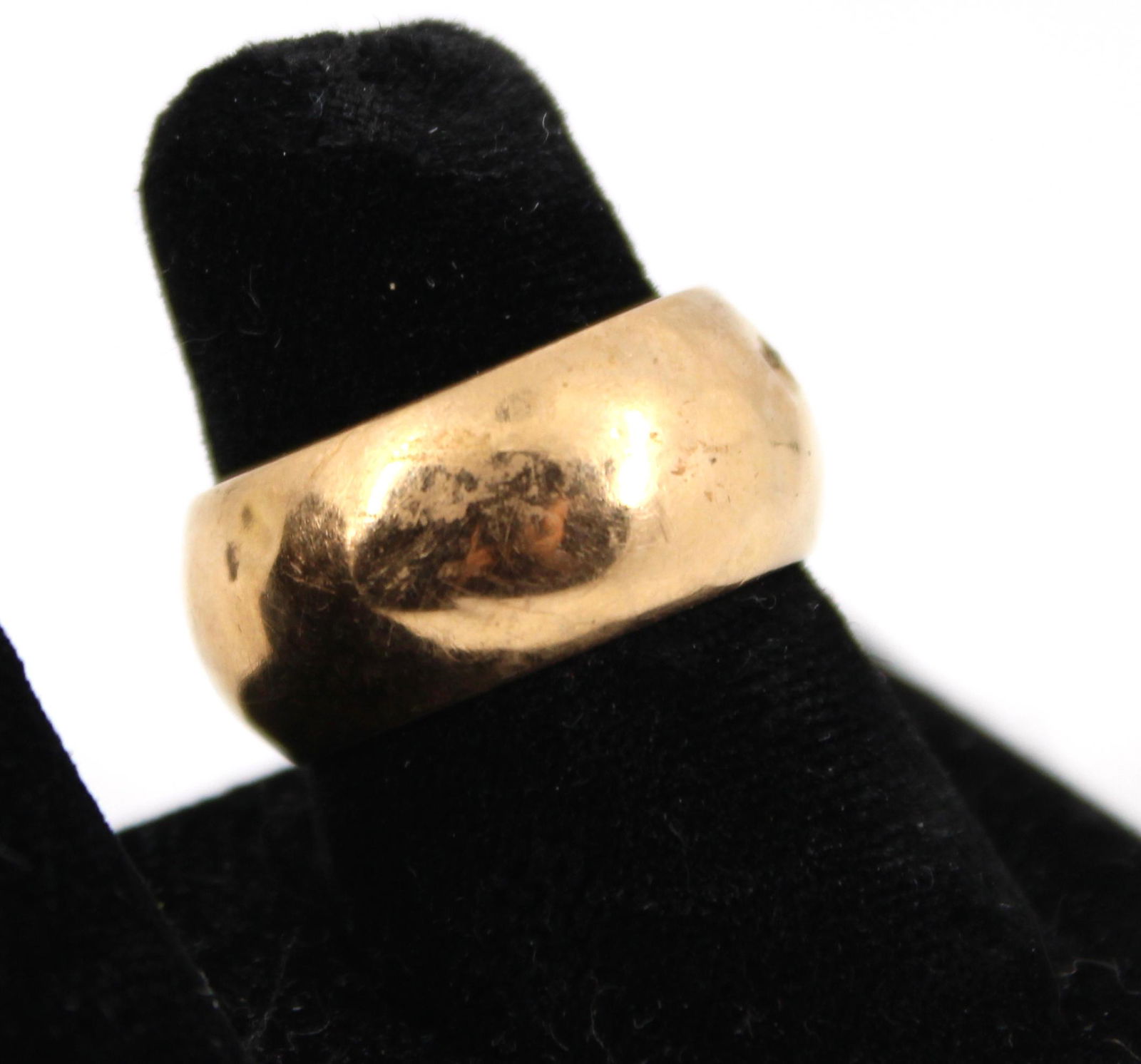 Vintage 18K Yellow Gold Hammered Ring (1 of 5)