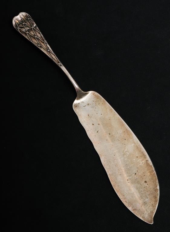 Whiting Silver Fish & Net Relief Fish Slice (1 of 5)