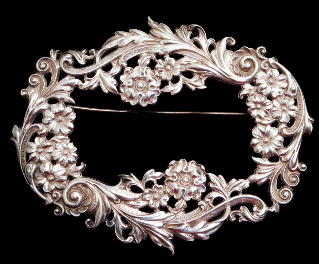 Large Vintage Silver Filigree Flower Motif Brooch (1 of 5)
