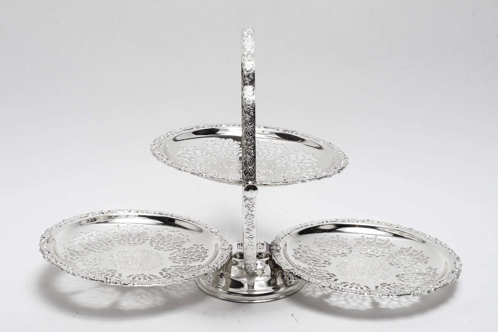 Queen Anne Silver Plated Cake Stand (1 of 4)