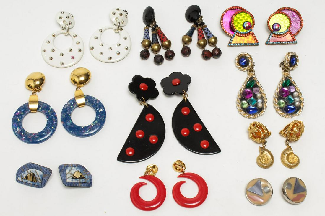 Woman's Assorted Clip Earrings, Vintage, 10 Pair (1 of 4)