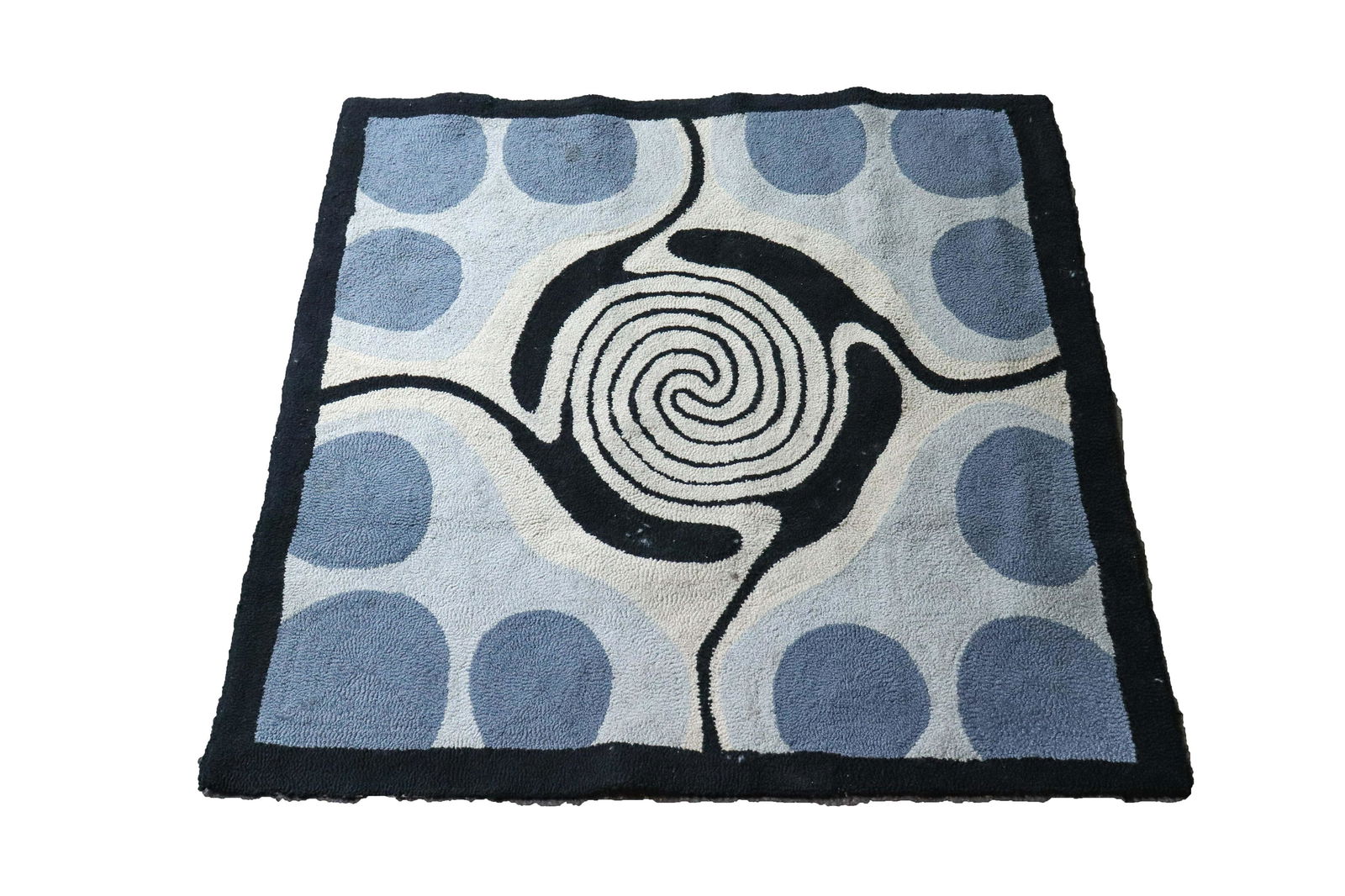 Modern Rug 5' 6" x 4' 11" (1 of 3)