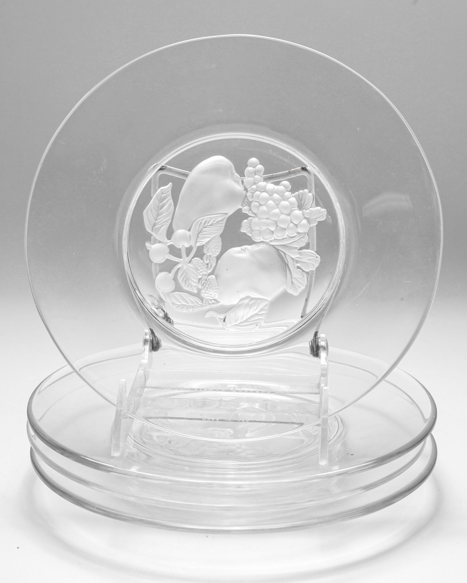 Val St. Lambert Frosted & Colorless Fruit Plates 4 (1 of 2)