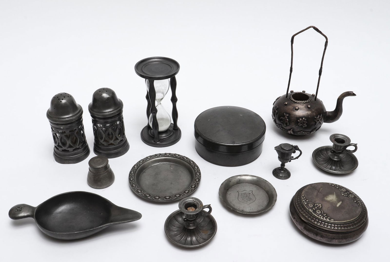 Small Pewter Articles, Group of 13 Pieces (1 of 7)