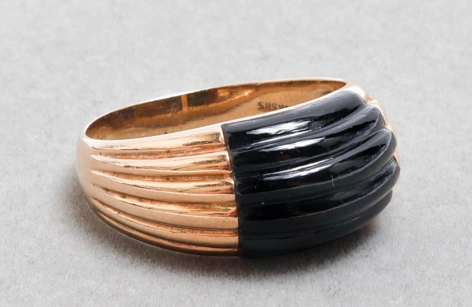 Vintage 14K Yellow Gold Carved Onyx Ring (1 of 5)