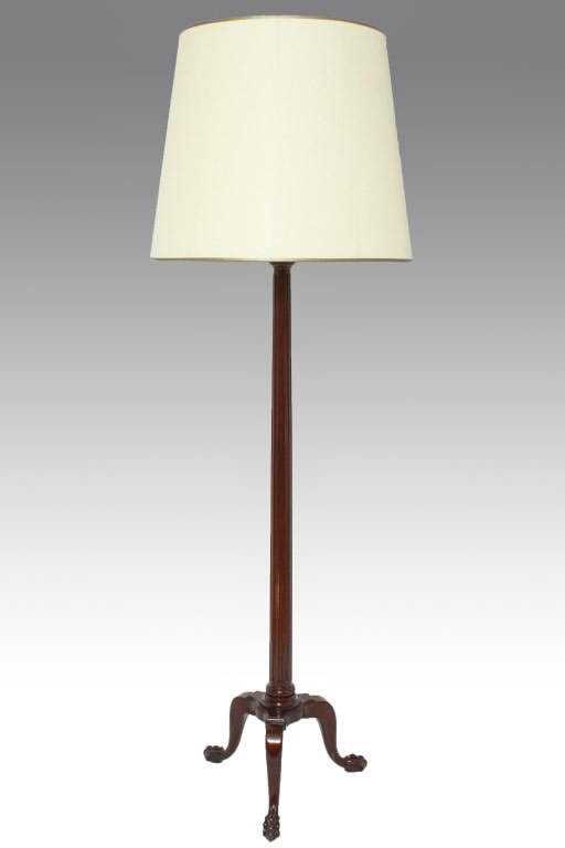 Carved Mahogany Floor Lamp w Claw Foot Base (1 of 4)