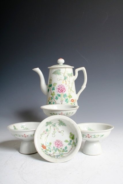 Chinese Guang Xu Teapot & 4 Stem Cups