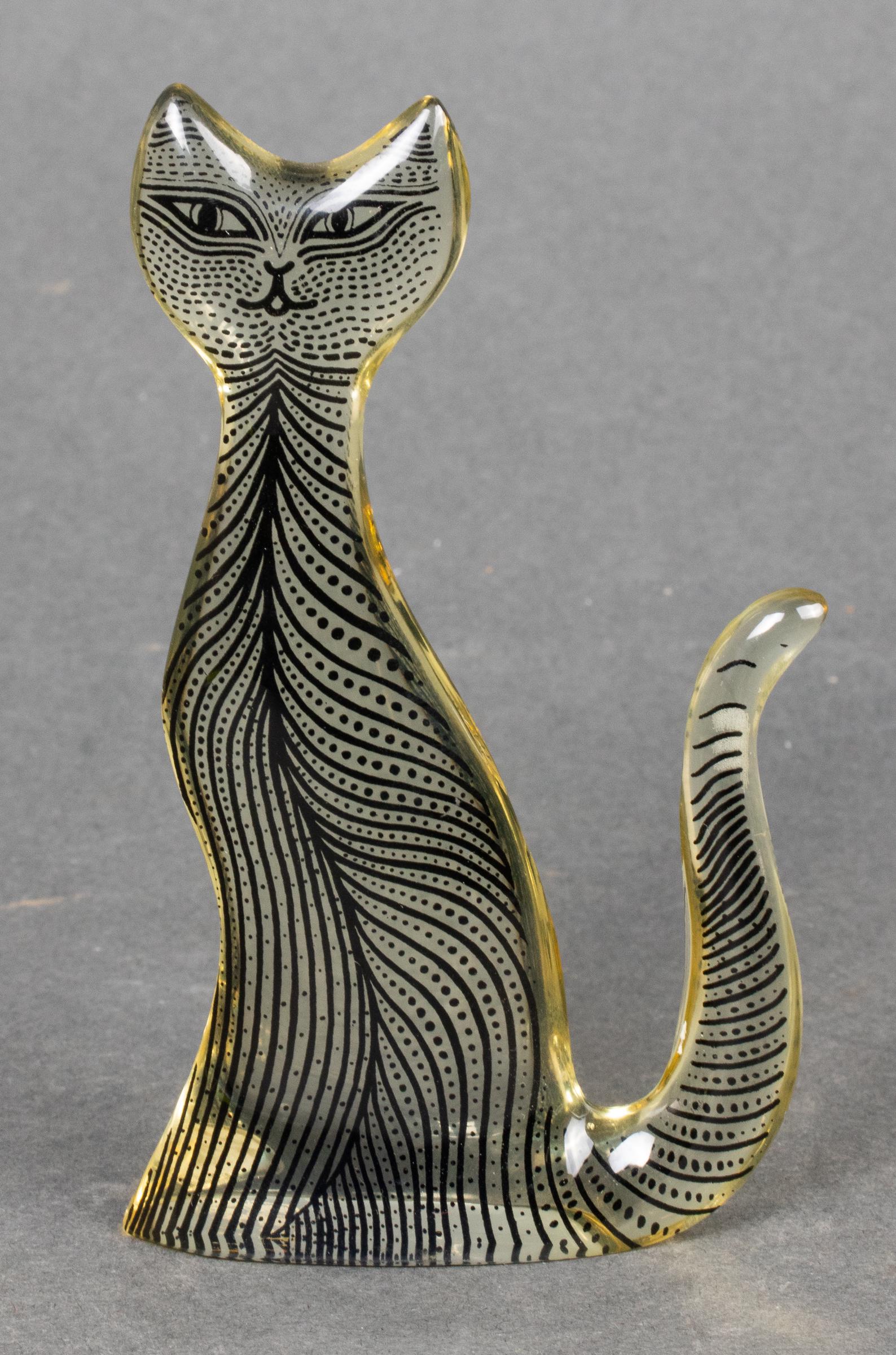 Abraham Palatnik Modern Acrylic Cat Sculpture: Abraham Palatnik (Brazilian, b. 1928) modern acrylic / polyester resin miniature cat sculpture, labeled underside: "Made in Brazil." 4" H x 2.25" W.