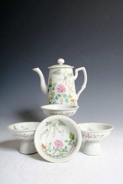 Chinese Guang Xu Teapot & 4 Stem Cups