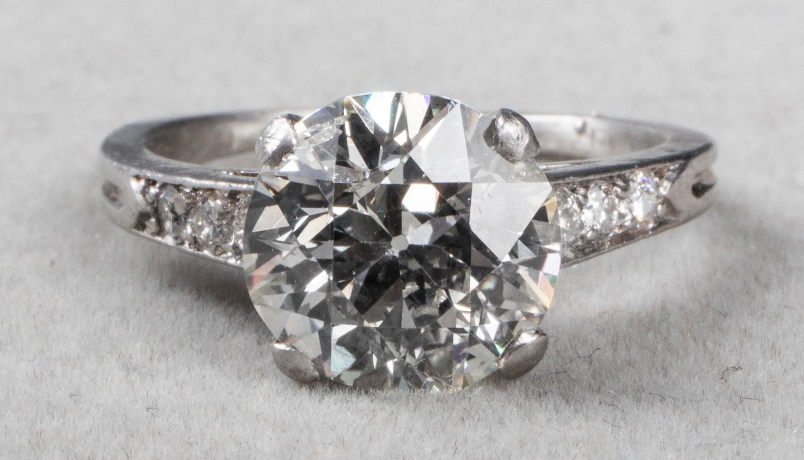 2.48 Ct GIA Old European Brilliant Diamond Ring (1 of 14)