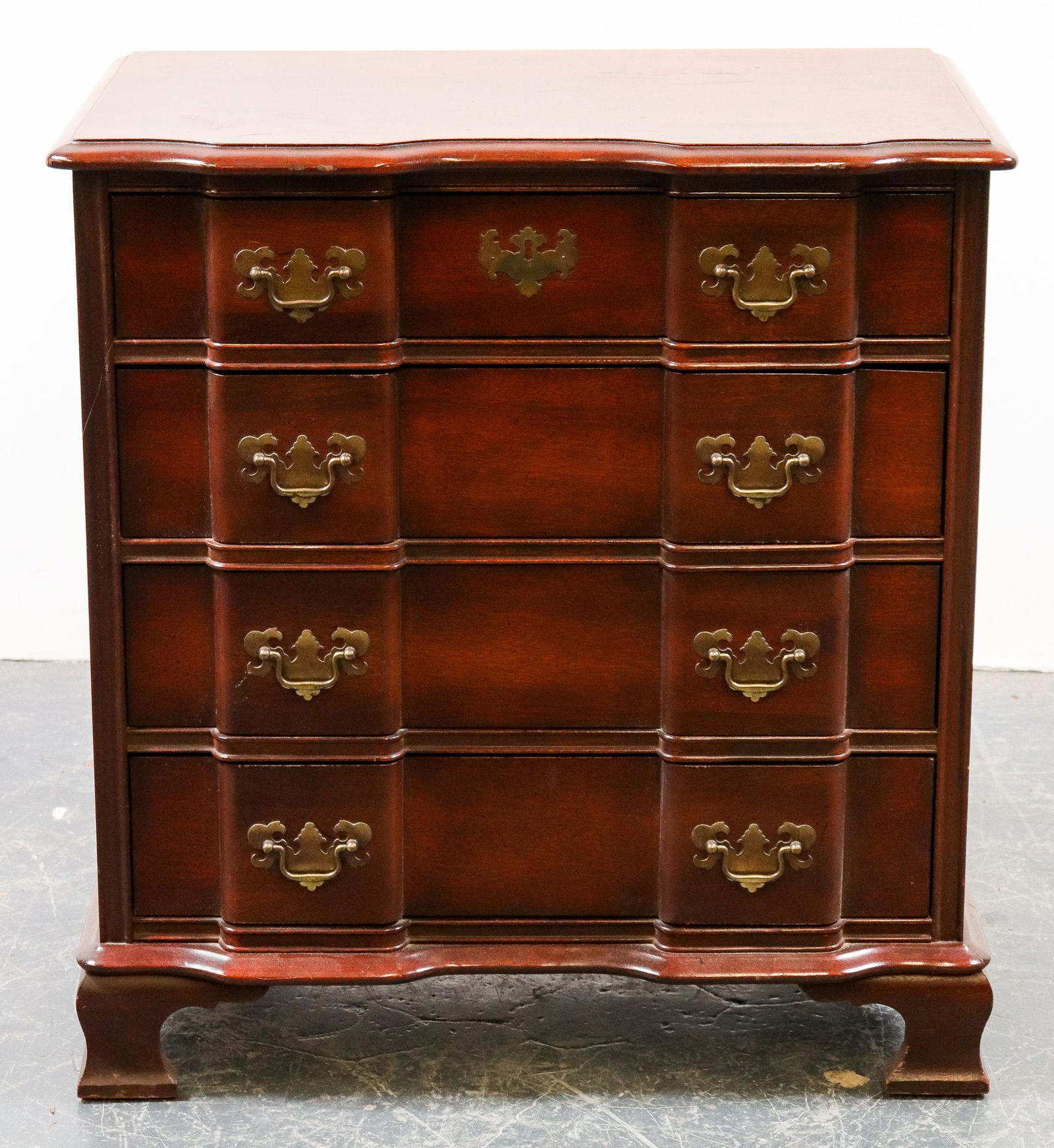 Sanford Furniture Co. Block-Front Bachelor Chest (1 of 6)
