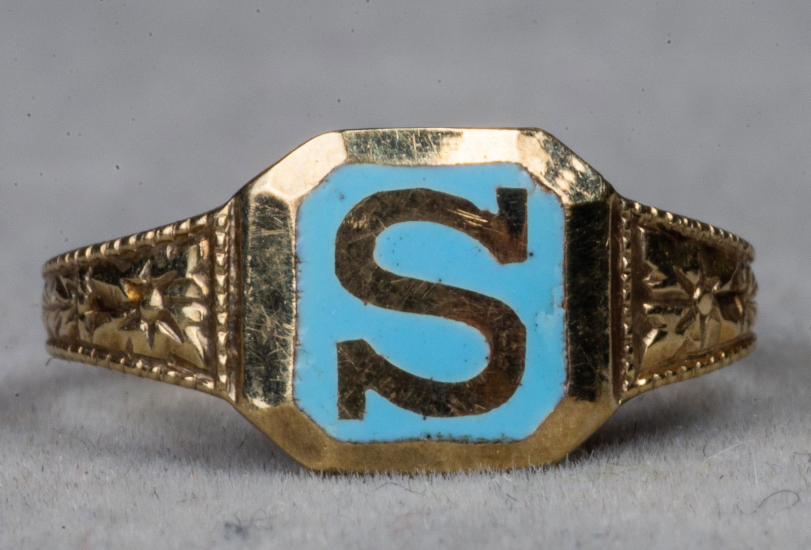Vintage 14K Yellow Gold & Enamel Baby Signet Ring (1 of 4)