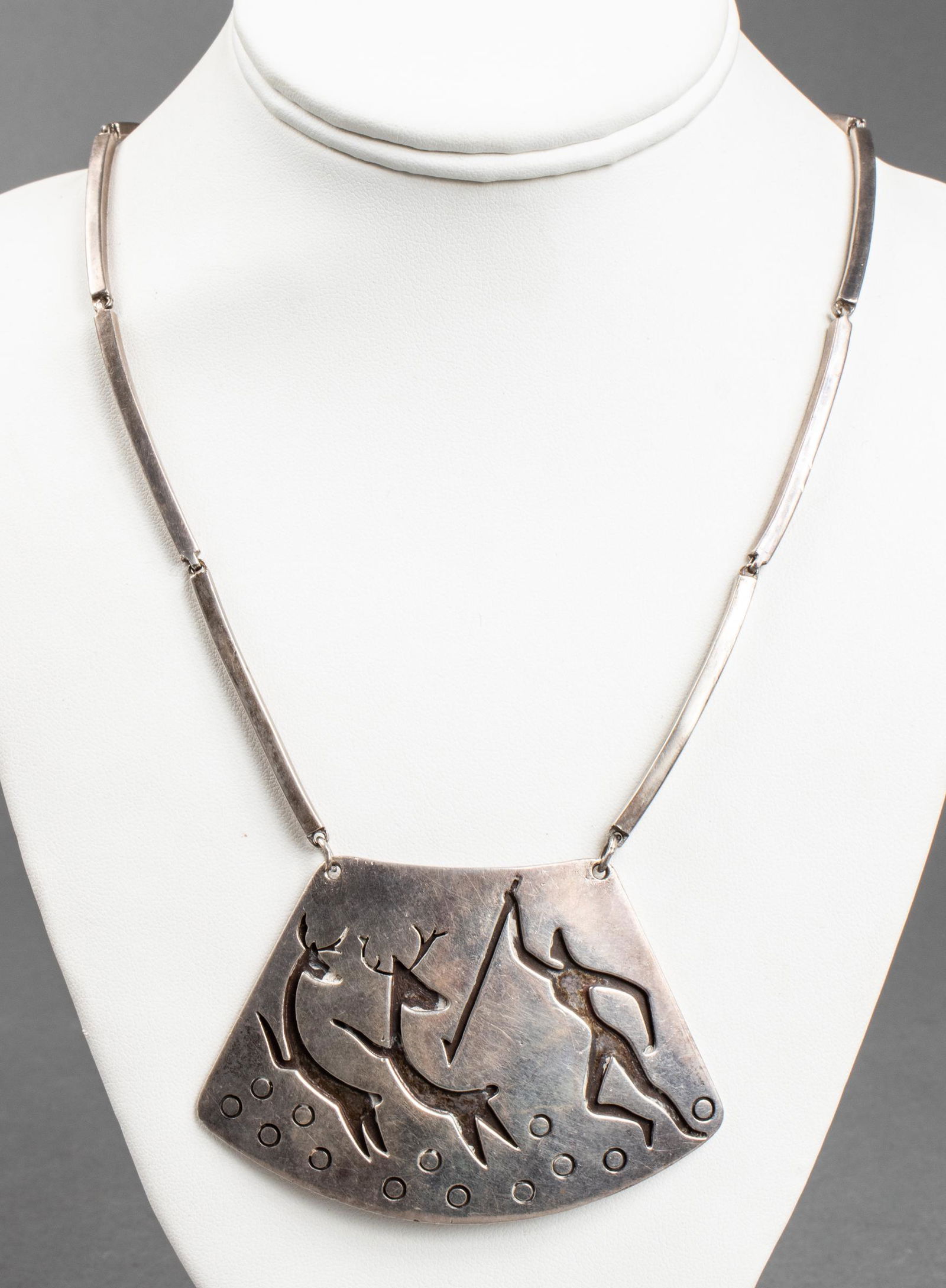 Los Castillo Taxco Silver Hunter Necklace (1 of 7)