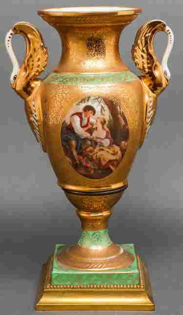 Le Mieux China 24kt Gold Decorated Urn Jan 17 21 Auctions At Showplace In Ny Le Mieux China 24kt Gold Decorated Urn Jan 17 21 Auctions At Showplace In Ny