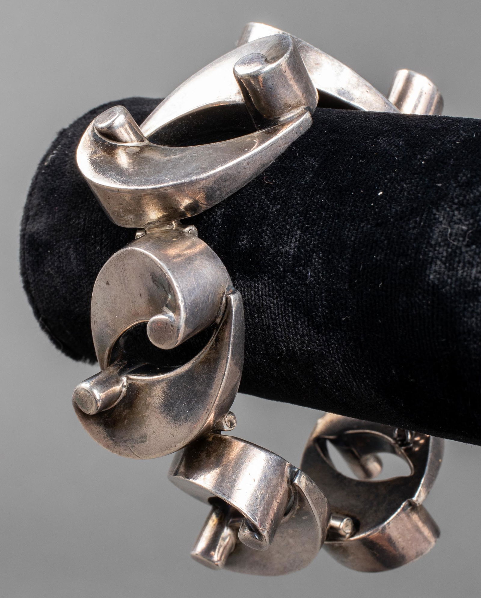 Antonio Pineda Taxco Silver Stylized Bracelet (1 of 4)