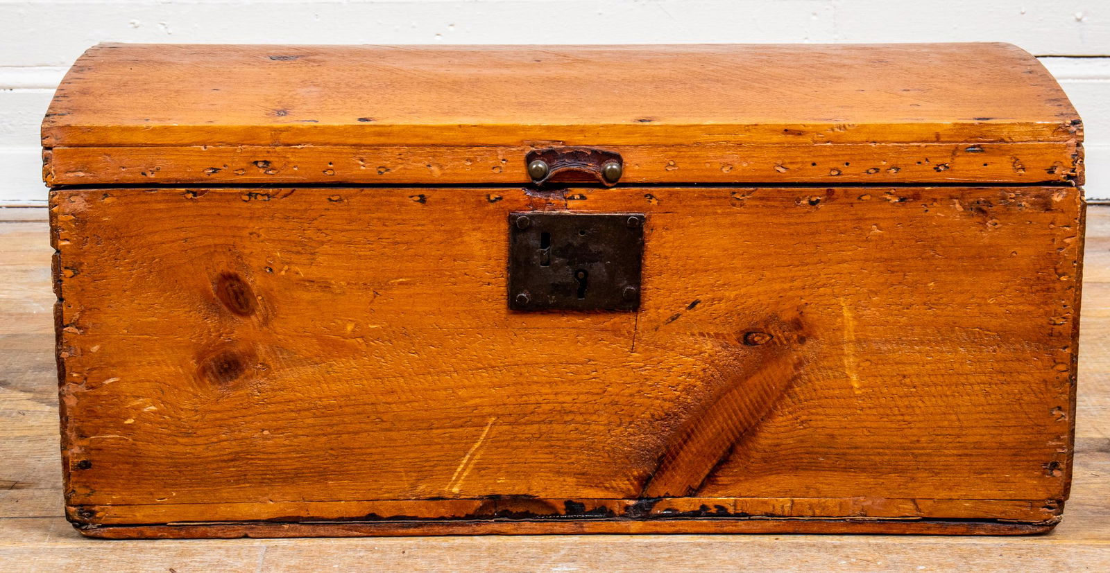 American Pine Blanket Chest (1 of 9)