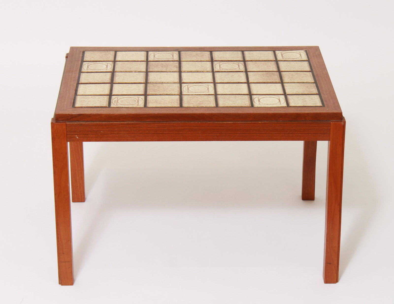 Roger Capron Manner Side Table w Tiled Top (1 of 5)
